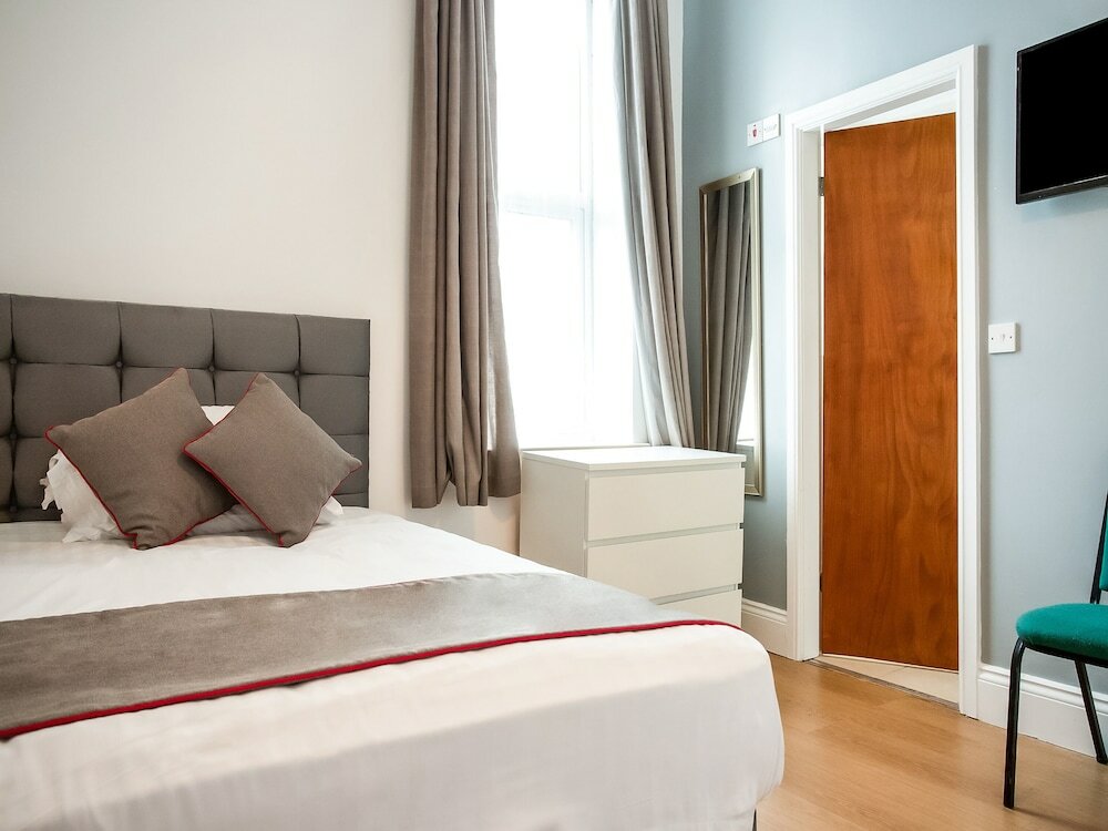 Фото Clifton Mount Hotel