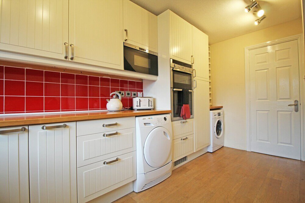 Фото 3 Bedroom Holiday Home With River Views