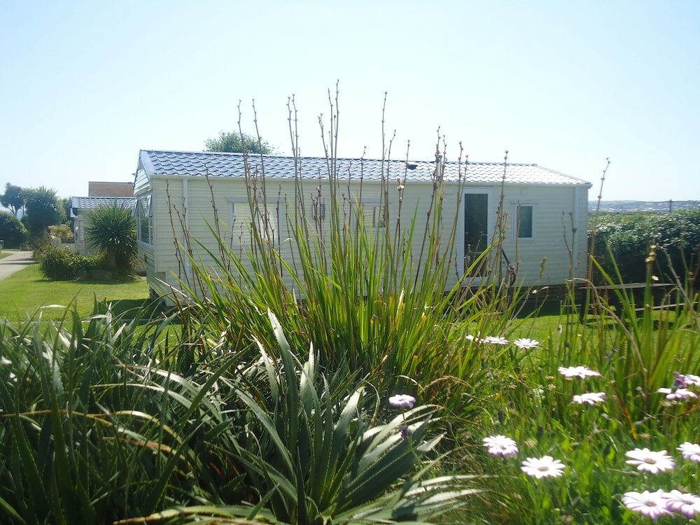 Фото Mounts Bay Caravan Park