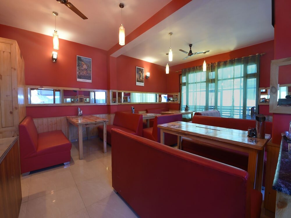 Фото Oyo Parth Regency