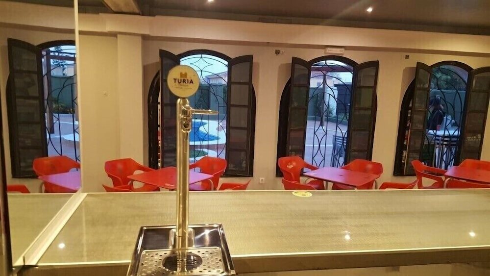 Фото Hostal Castellverd