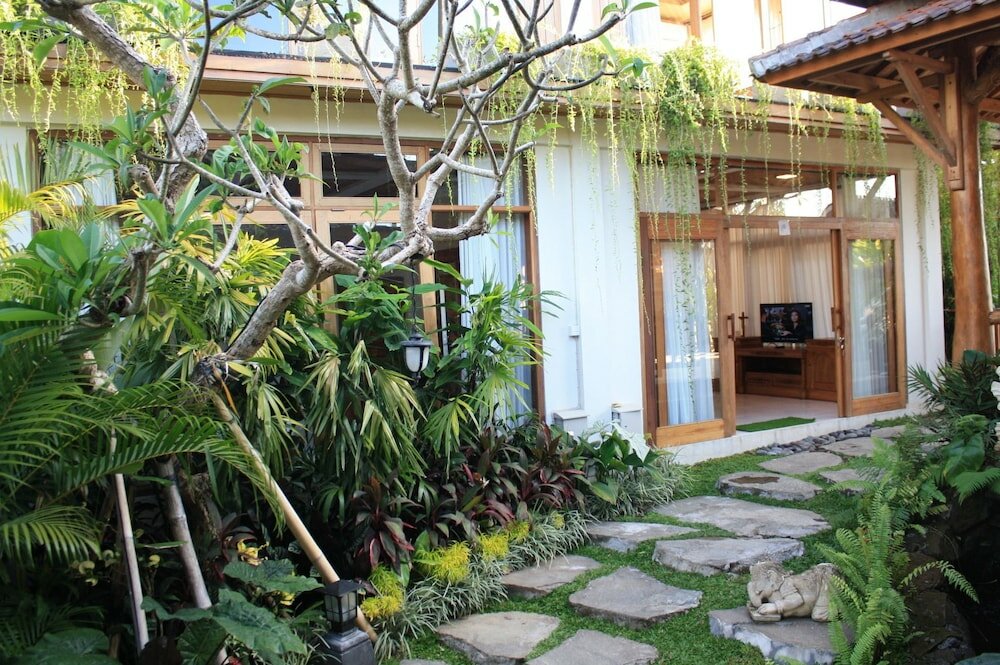 Фото Graha Sandat Villas