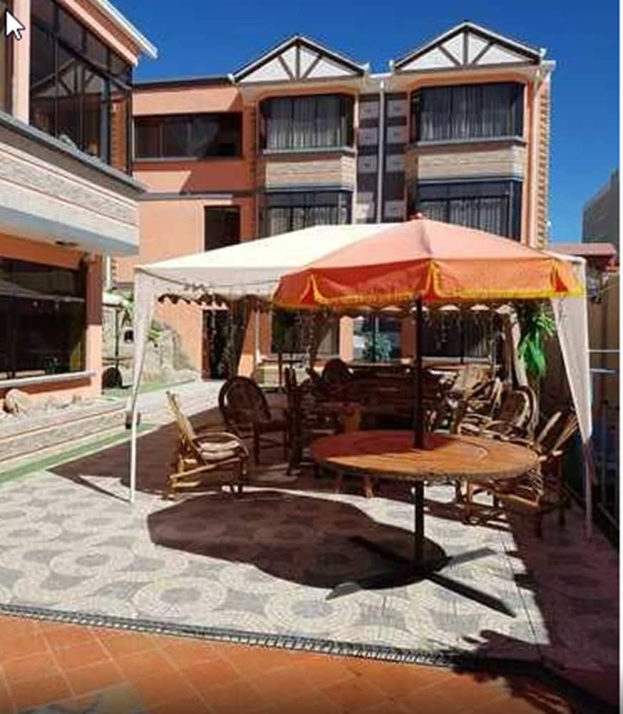 Фото Las Tholas Hotel