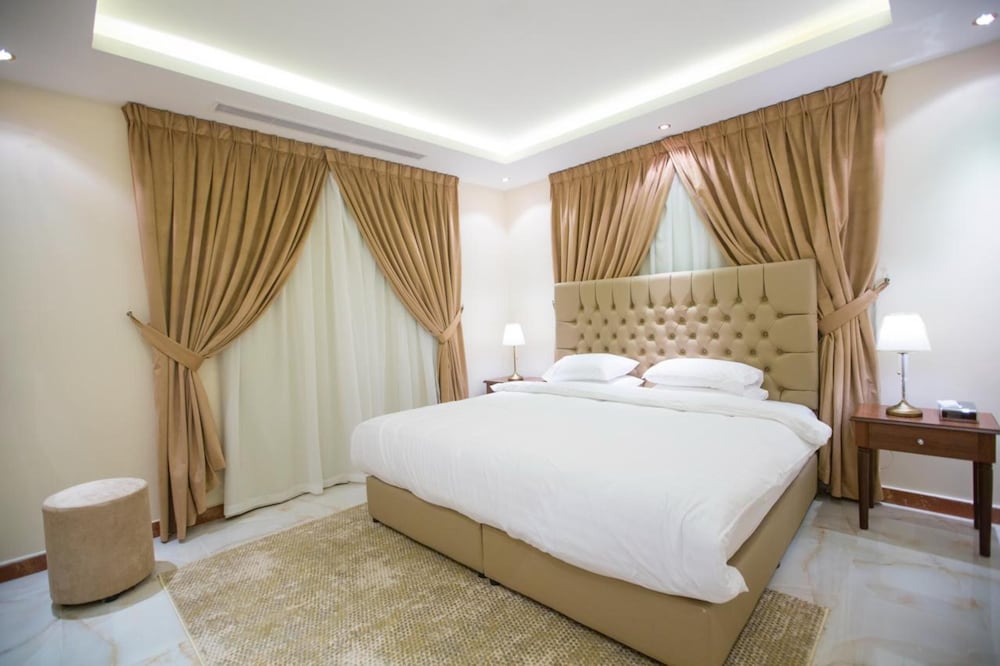 Фото Al Fouz Luxury Hotel Suites