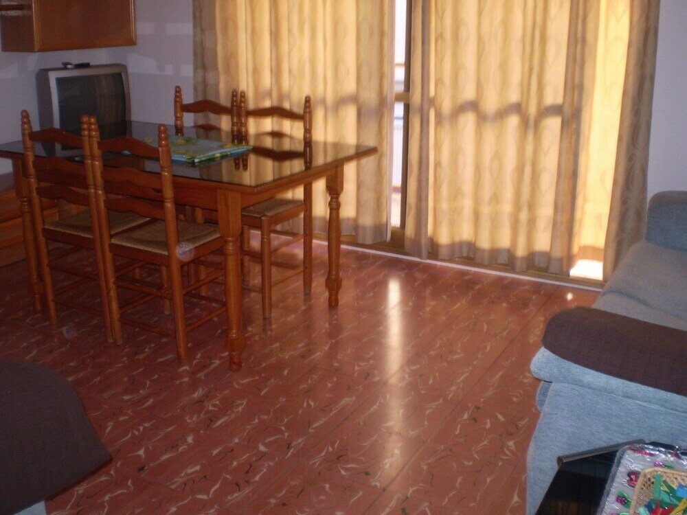 Фото Apartamentos El Oasis