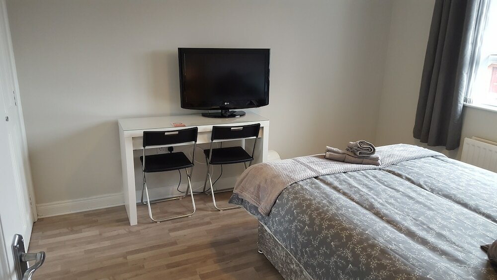 Фото Lawnbrook Town Guest House