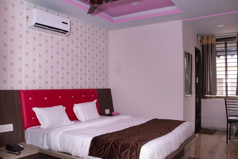 Фото Hotel Shree Palace & Restaurant