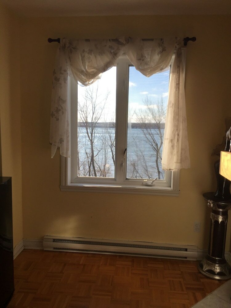 Фото Cozy water front Montreal