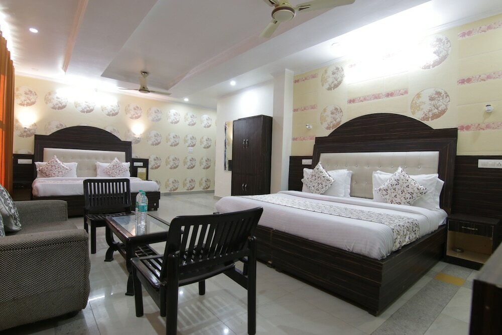 Фото Hotel Raja's Palace