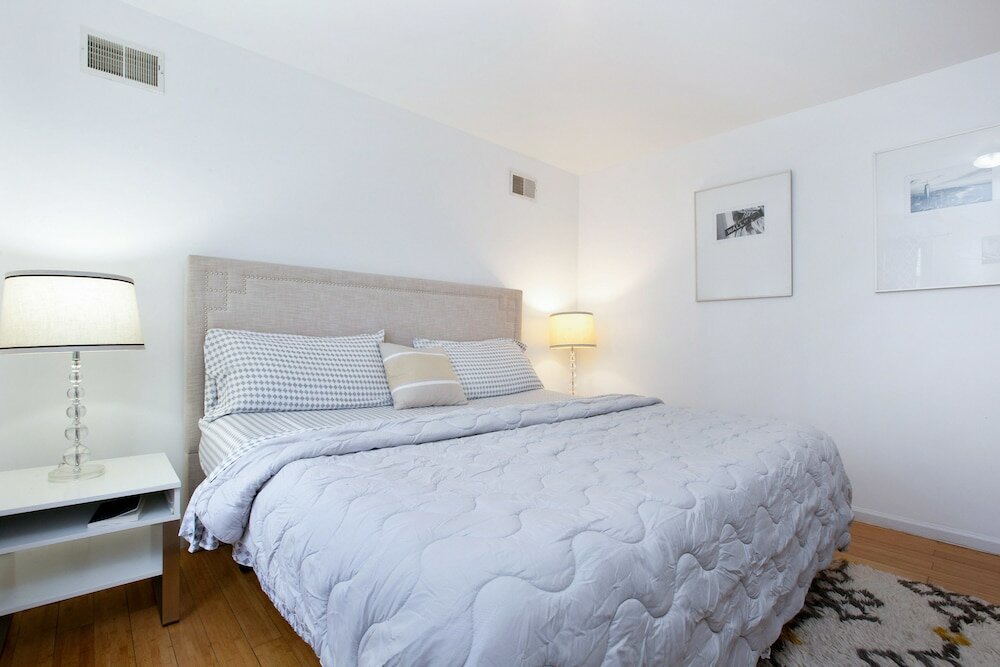 Фото Racpanos Modern Stay on Ocean Avenue