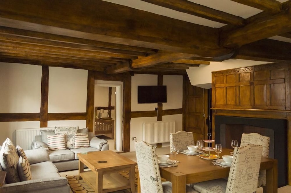 Фото The Three Gables