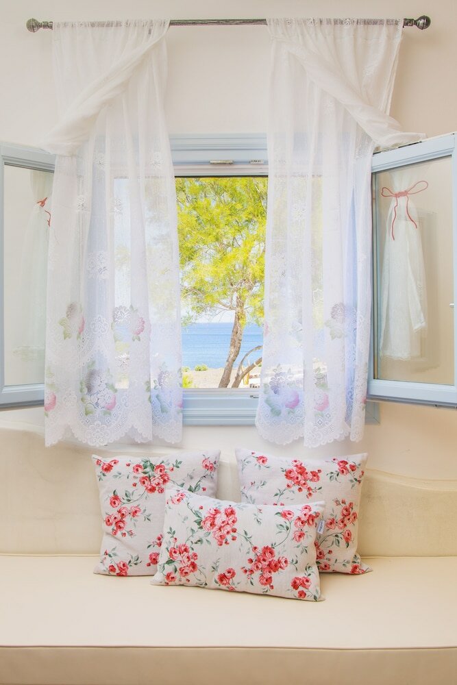 Фото Starlight Luxury Seaside Villa & Suites