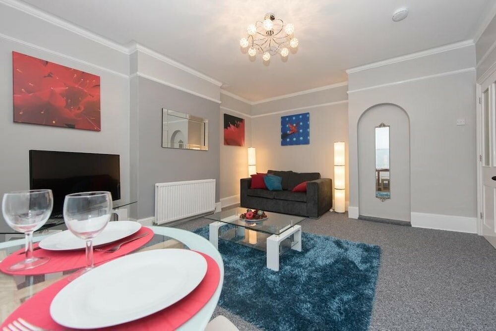 Фото Seafront Walk Garden Apartment