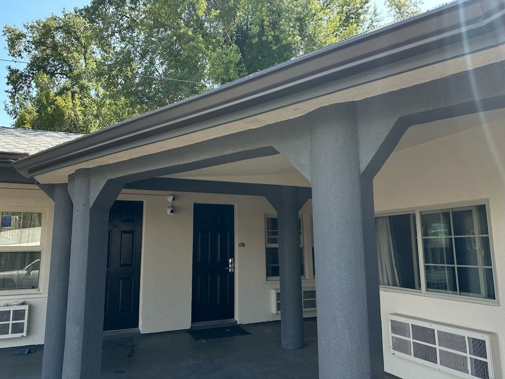 Фото Western Village Inn