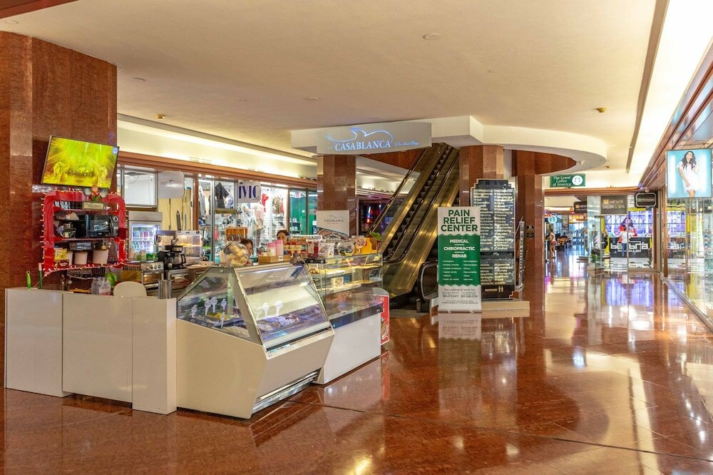 Фото 3 Bedroom Condo With Stunning Balcony View