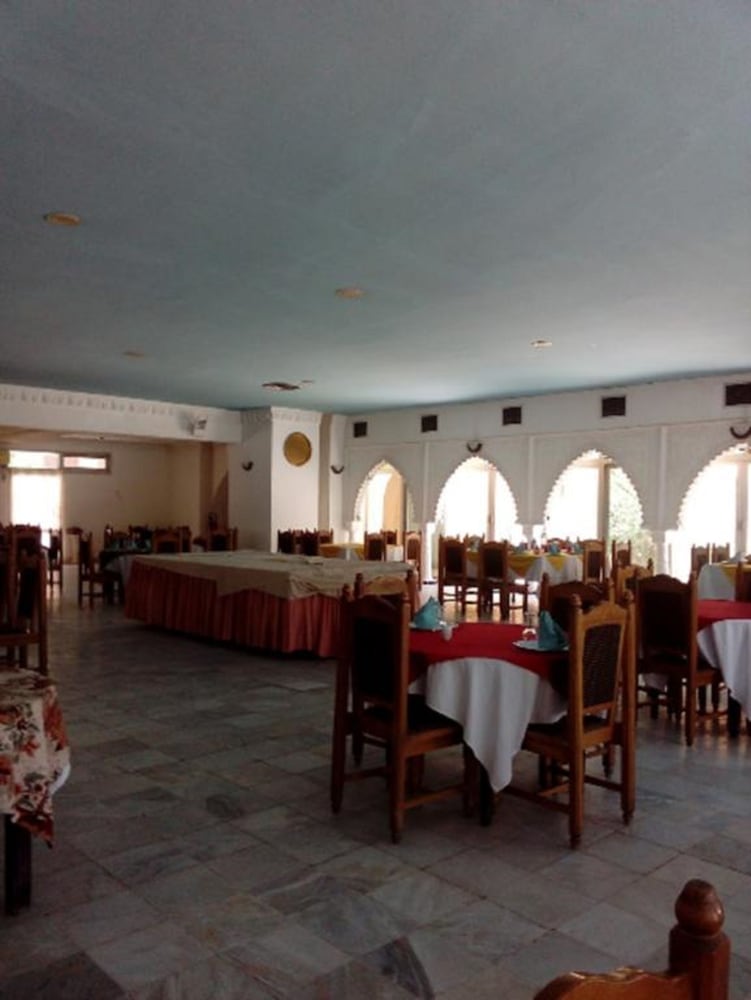 Фото Hotel Les Zibans