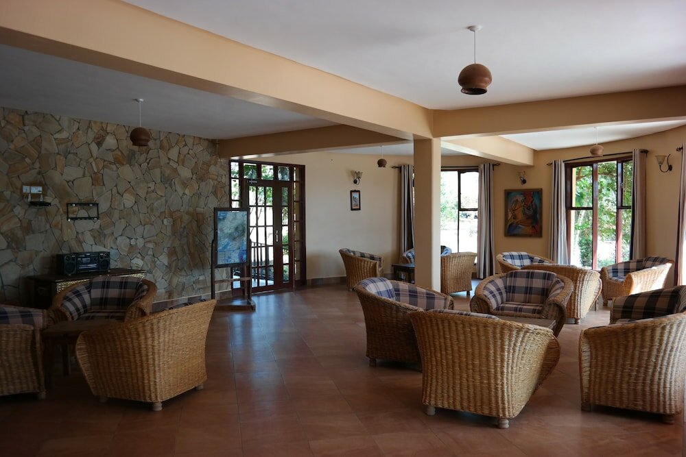 Фото Enyati Lodge