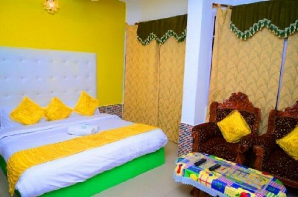 Фото Hotel sai taj Deluxe