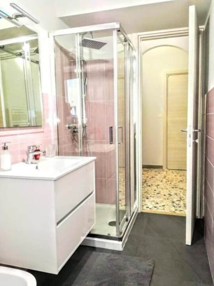 Фото Dimora Mastcarrir - Moderne camere in centro