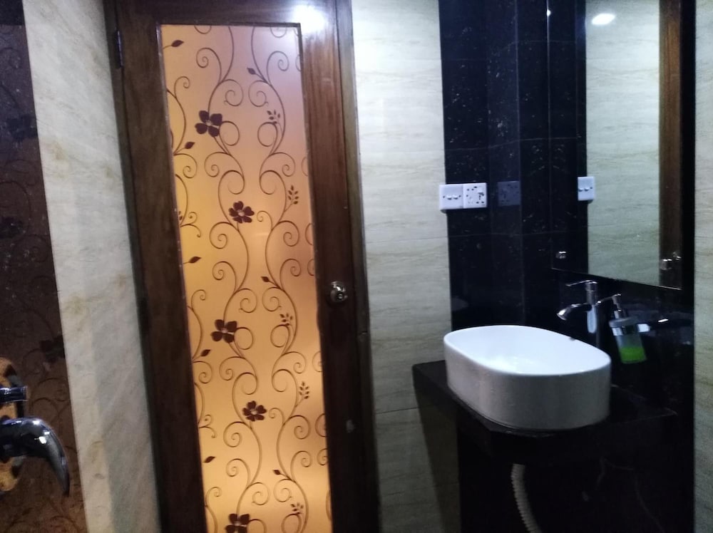 Фото Bottomhill Palace Hotel