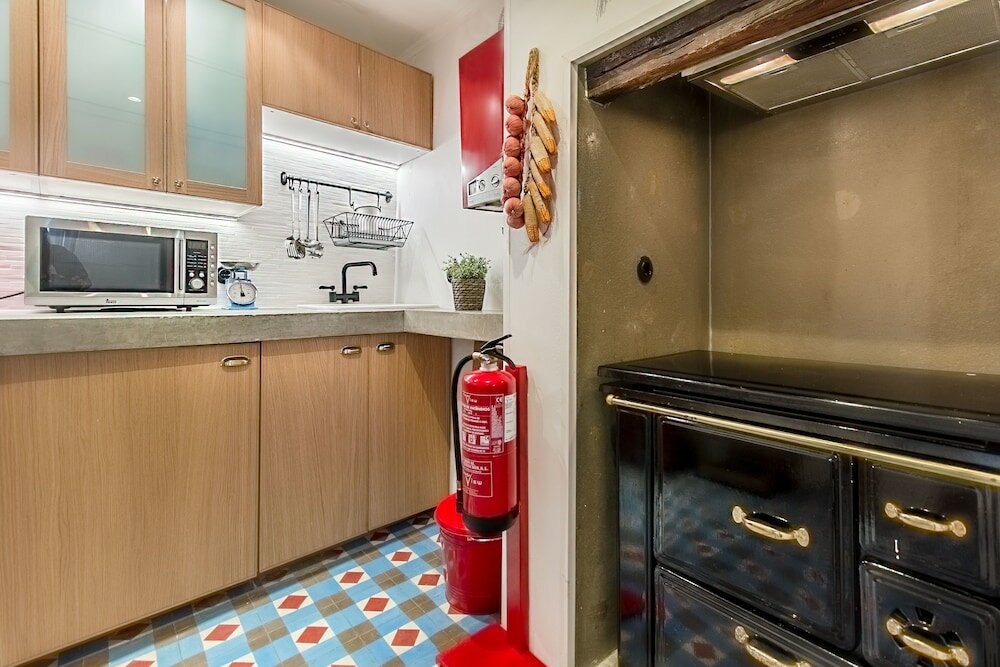 Фото Unique and Stylish Flat in Historic Lisbon