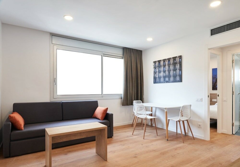 Фото Aparthotel Augusta Barcelona