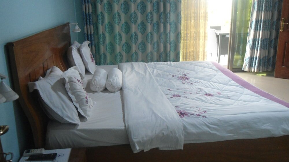 Фото Modern Villa Hotel