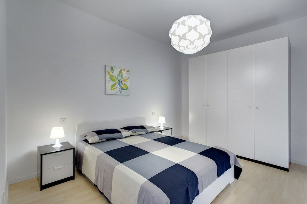 Фото Stunning Seaview Apartment, Wifi