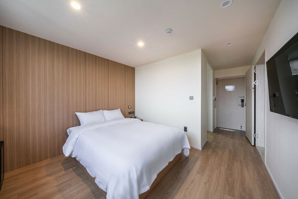 Фото Aroomi Hotel