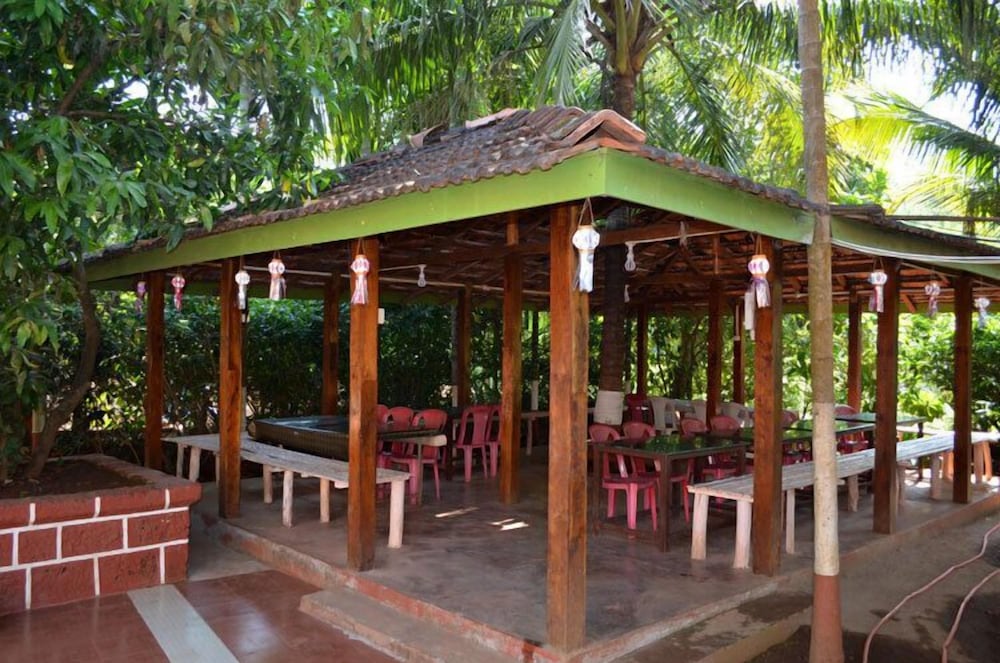 Фото Nisarg Resort