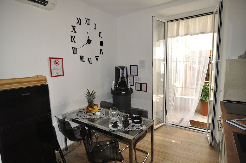 Фото Flatinrome Trastevere Deluxe Rooms