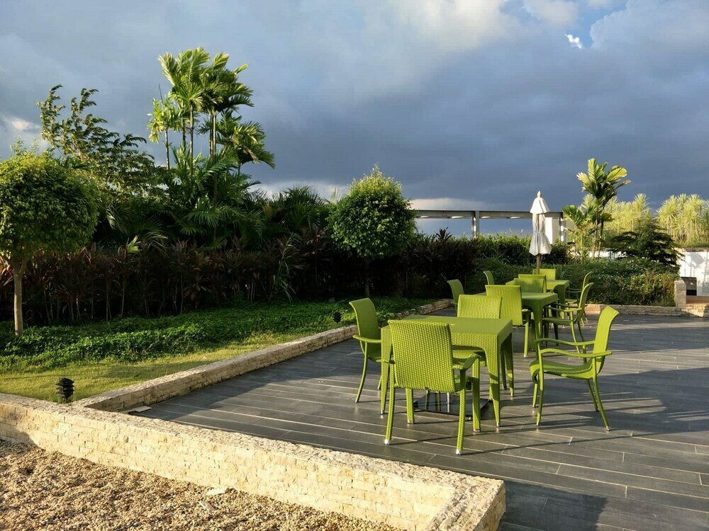 Фото Mactan Cebu Beach Condo