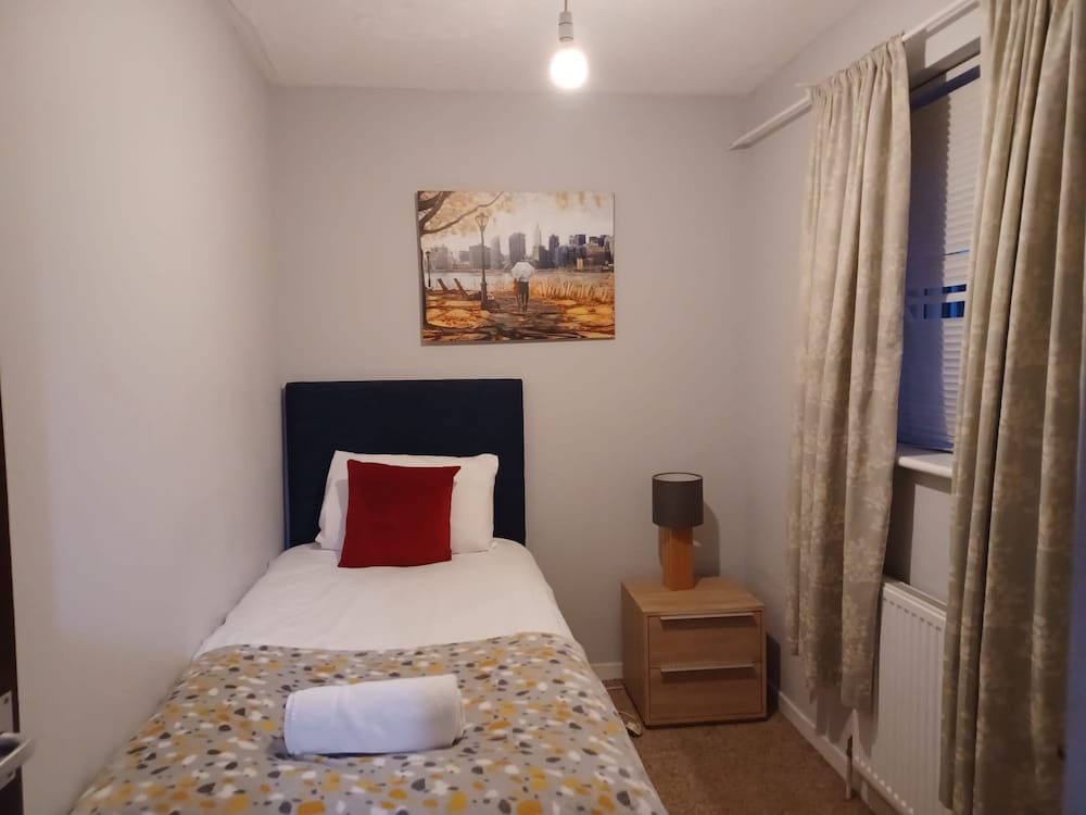 Фото Huku Kwetu - Fieldfare Green