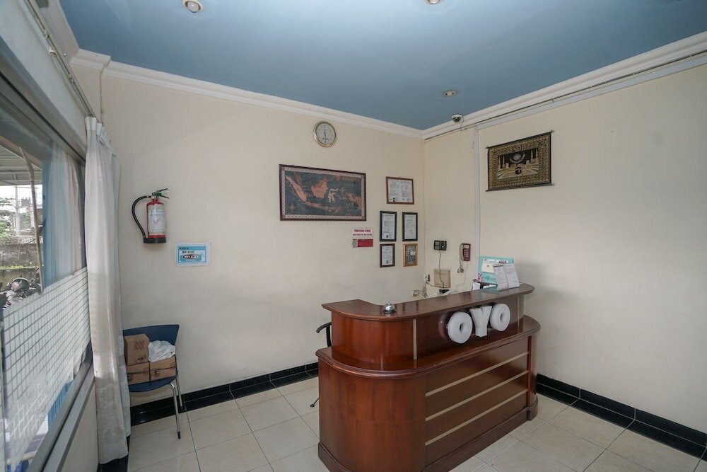 Фото Oyo 448 Hotel Central