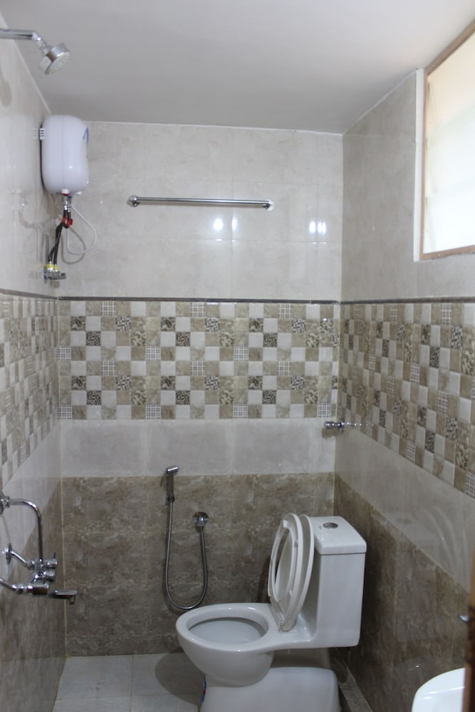 Фото Hotel Ak International Rooms