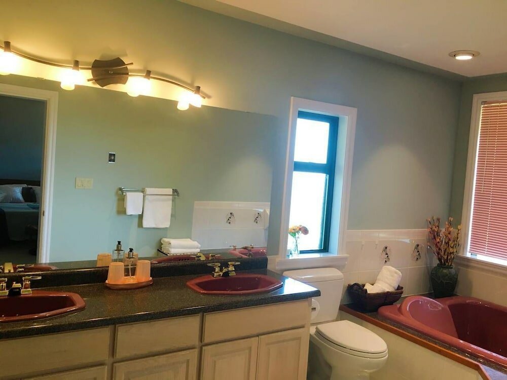 Фото A - Large Coastal Retreat