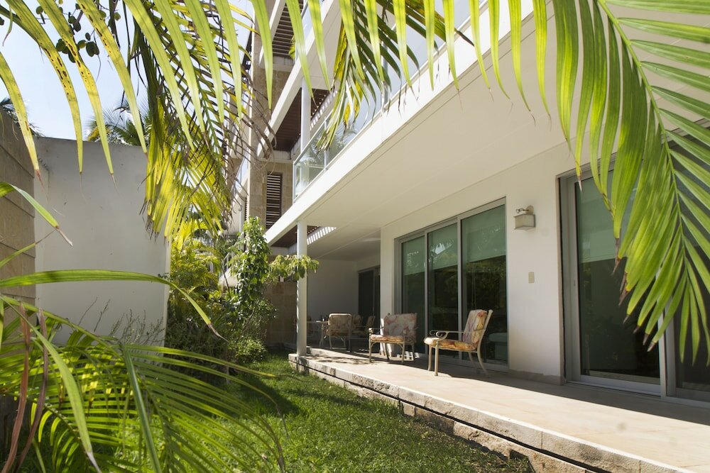 Фото Downtown Apartment Oasis 12