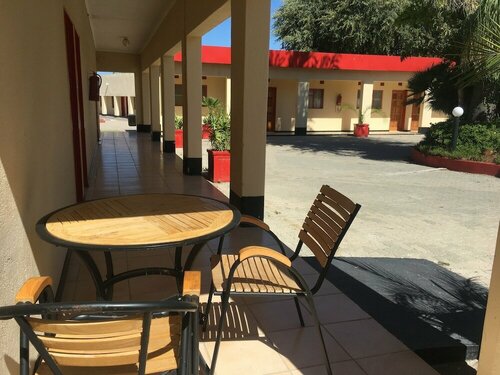 Гостиница Tshesebe Stopover Motel во Франсистауне