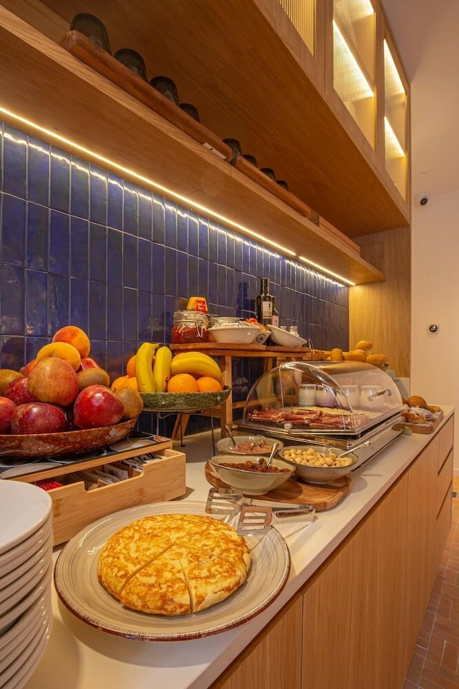 Фото Port Plaza Apartments