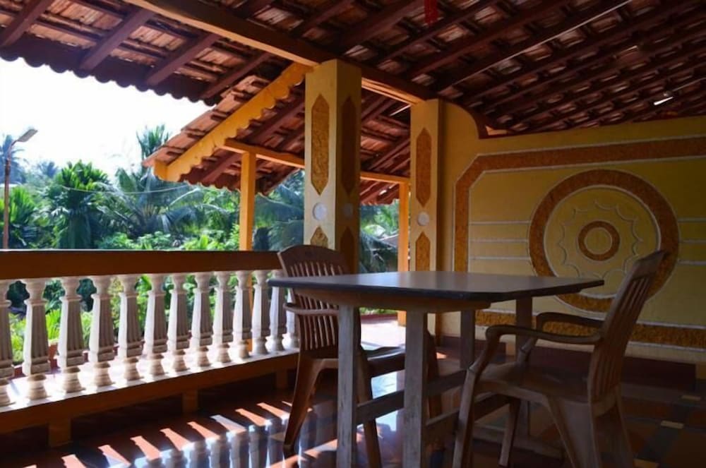 Фото Nisarg Resort