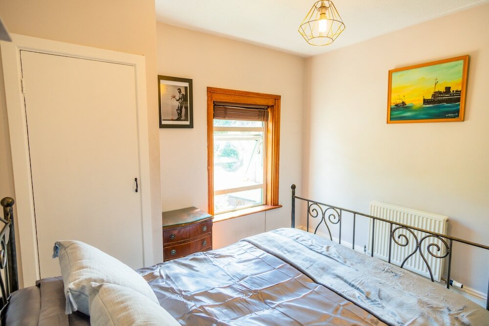 Фото Windsor Apartment with Parking