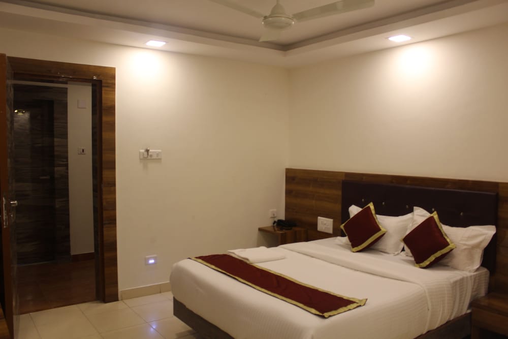 Фото Hotel Ak International Rooms