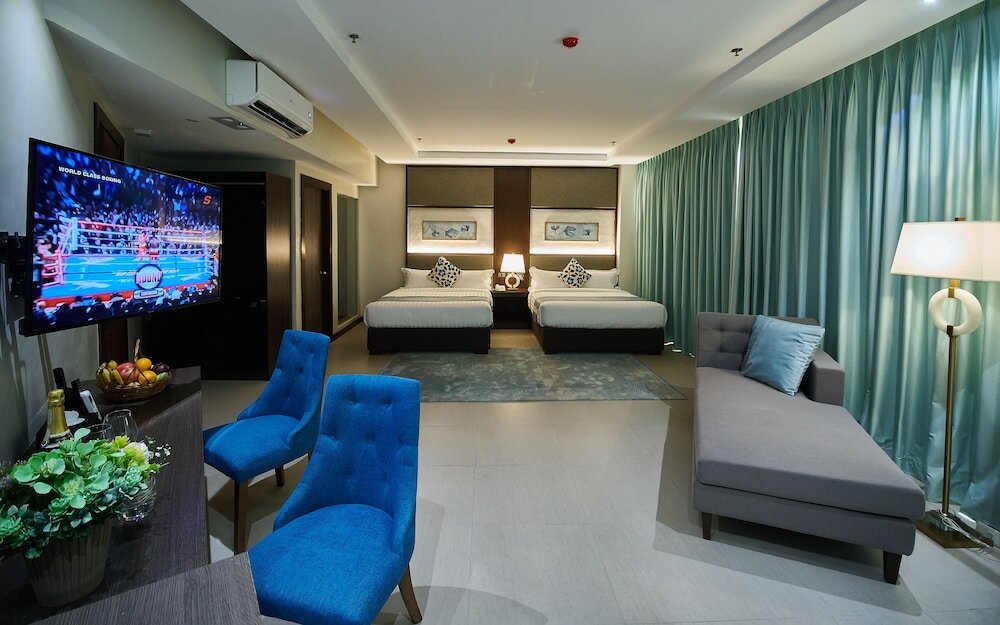 Фото J7 Plaza Hotel