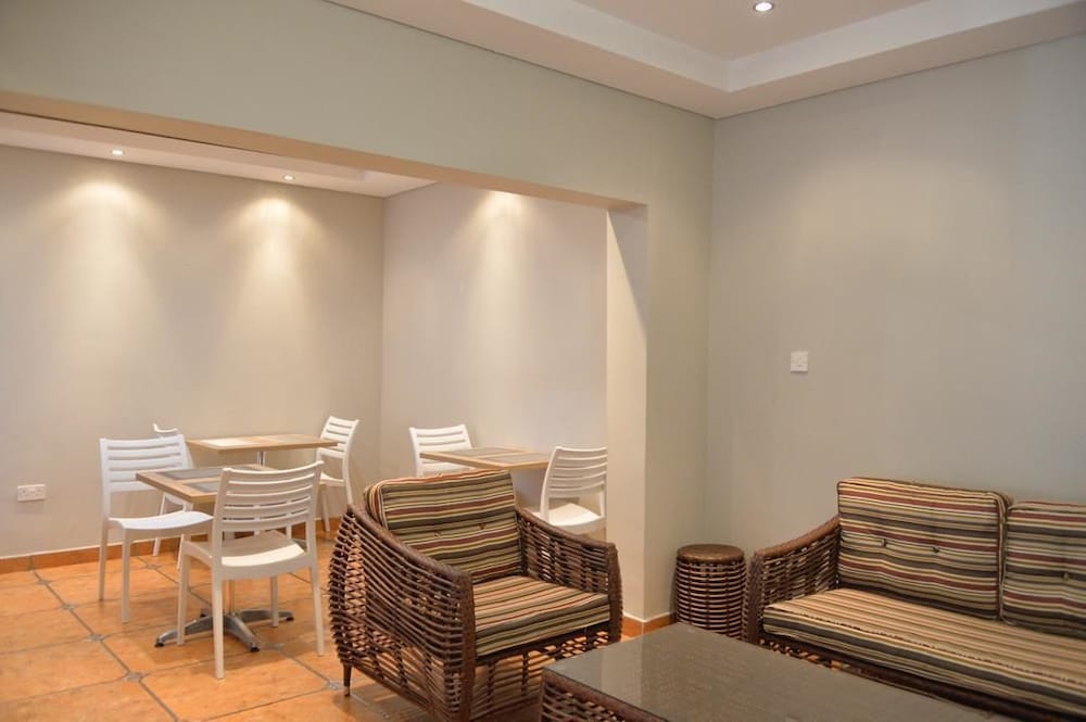 Фото Corner Cottage Bed and Breakfast