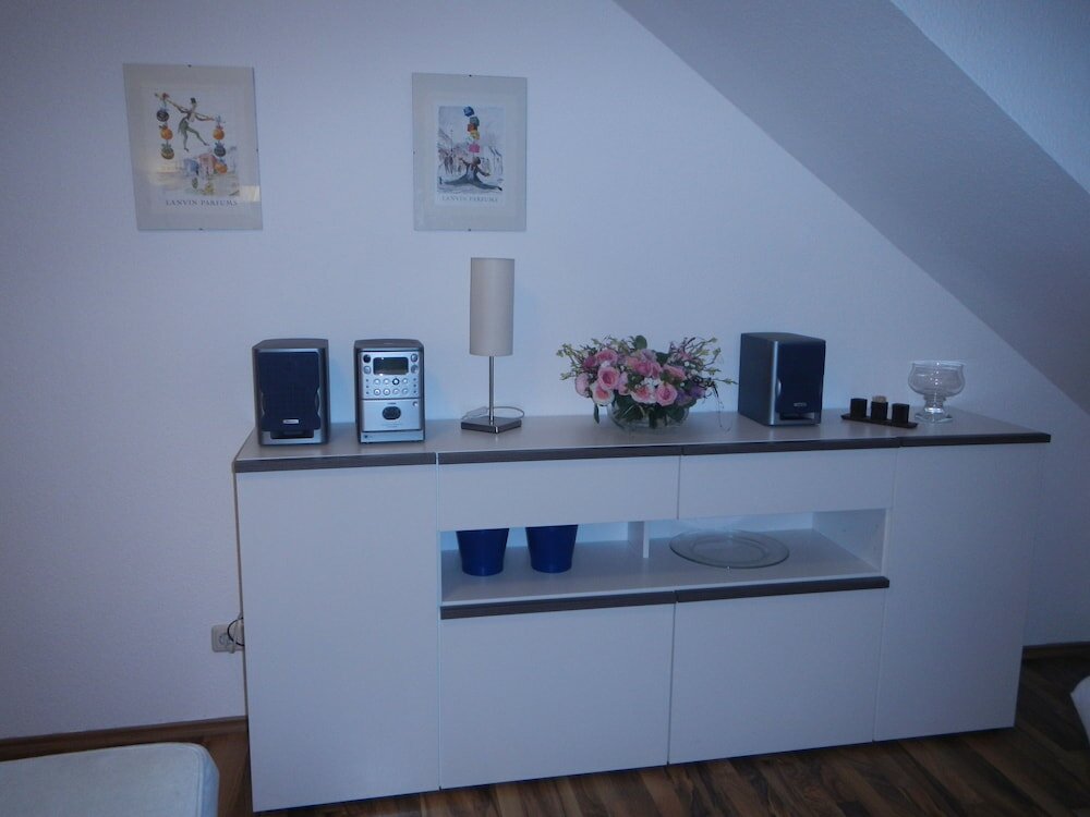 Фото Großzügiges Zweiraumapartment Troisdorf