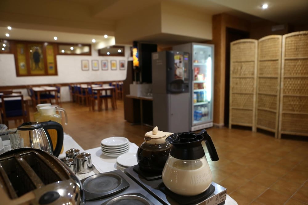 Фото Hotel Alguer Camp Nou