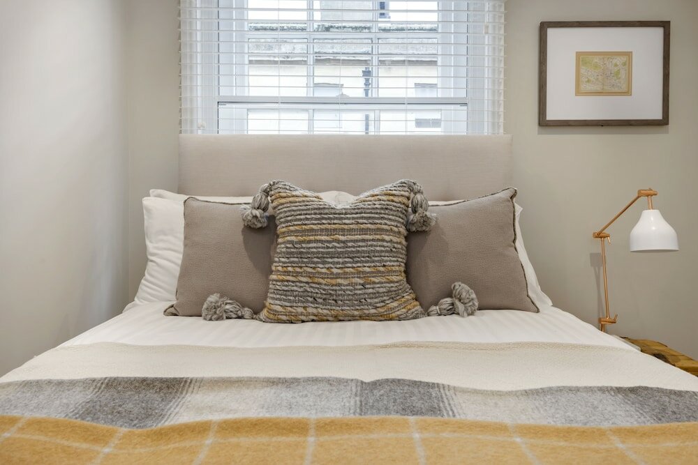 Фото Superior Stays Luxury Apartments - Bath City Centre