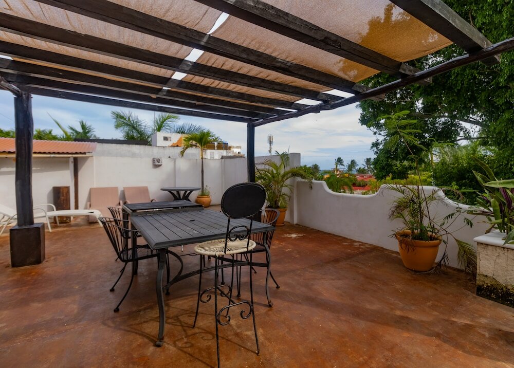 Фото Moonshine Hotel