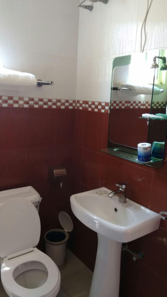 Фото United Motel Entebbe