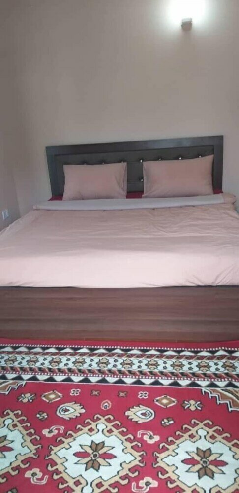 Фото Hotel Midpoint